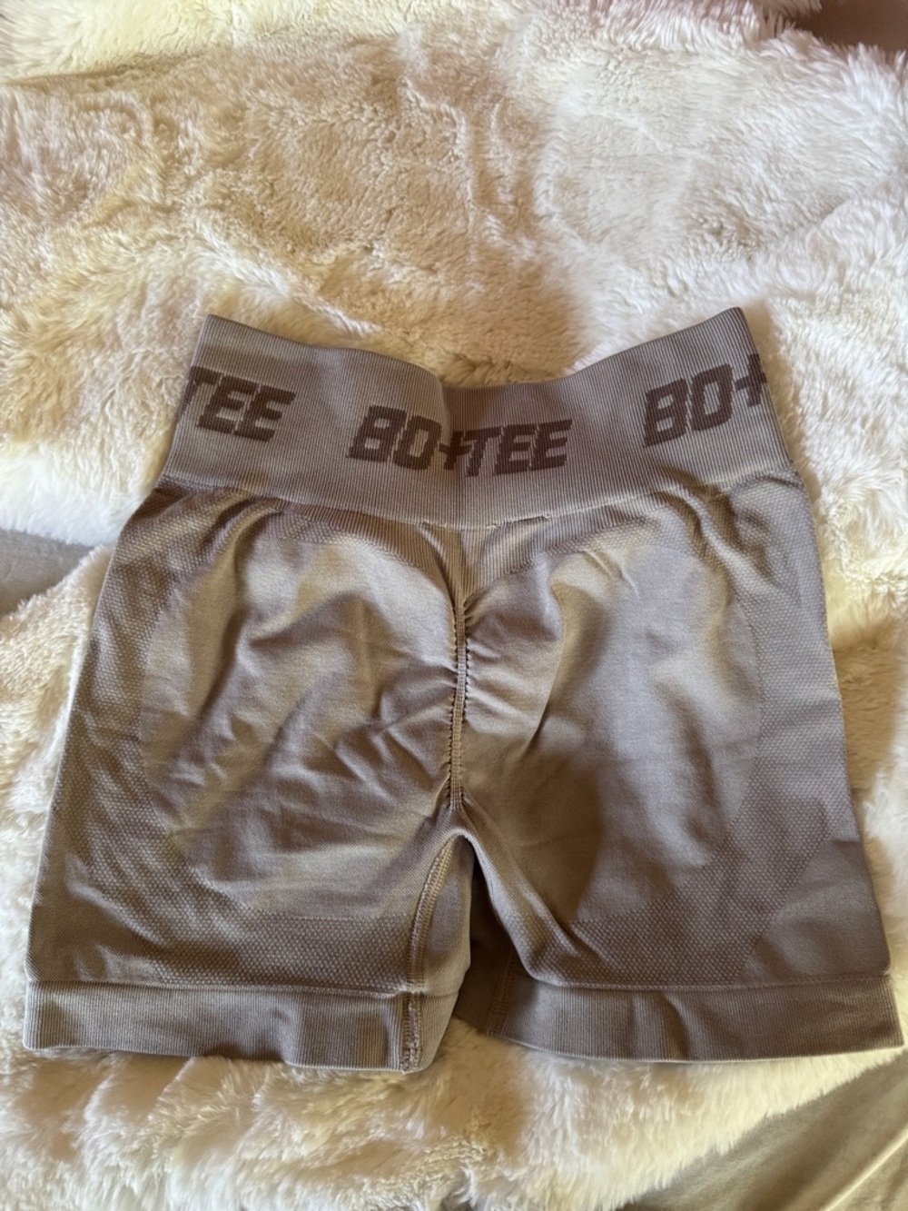BO+TEE Women's High-Rise Bike Shorts in Taupe